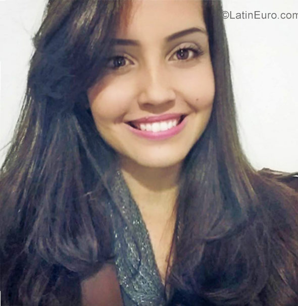 Date this young Brazil girl Julia from Belo Horizonte BR10535