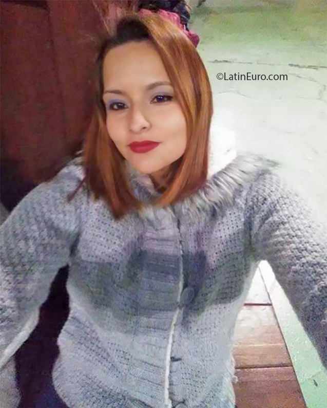 Date this voluptuous Colombia girl Naitan from Cali CO23833