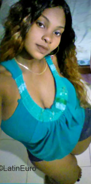 Date this gorgeous Dominican Republic girl Kaula from Santo Domingo DO32321