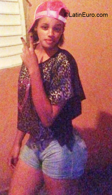 Date this exotic Dominican Republic girl Pamela from Santo Domingo DO32335