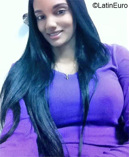 Date this pretty Dominican Republic girl Vanessa from Santo Domingo DO34074
