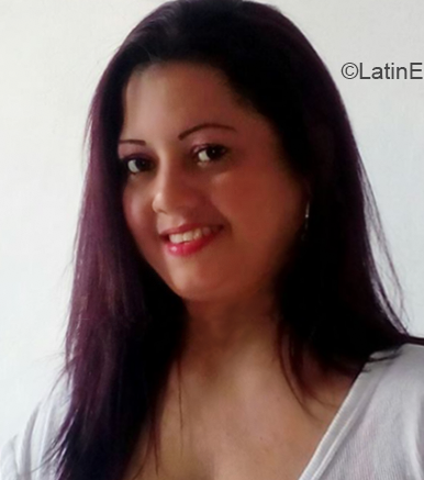 Date this athletic Colombia girl Sandra from Pereira CO23863