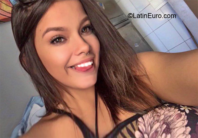 Date this charming Brazil girl Amanda from Rio de Janeiro BR10559