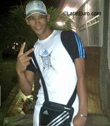 Date this gorgeous Venezuela man Alfonso from Caracas VE1621