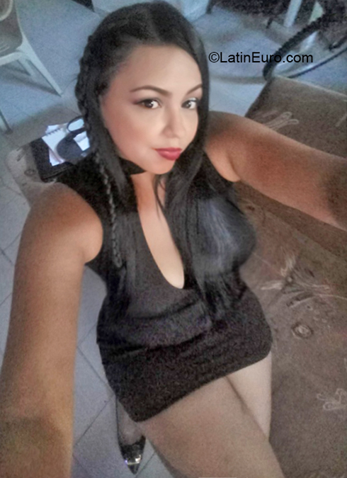 Date this happy Colombia girl Jennifer from Cali CO23890