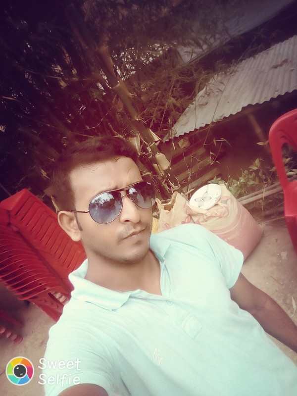 Date this hard body Bangladesh man Rasel from Bangladesh BD84