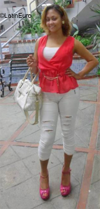 Date this fun Dominican Republic girl Carolin reyes from Santo Domingo DO32468