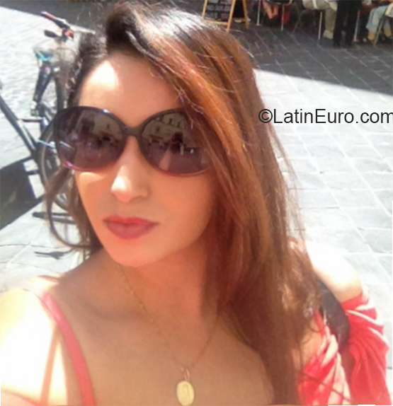 Date this sensual Colombia girl Luisa from Bogota CO23905