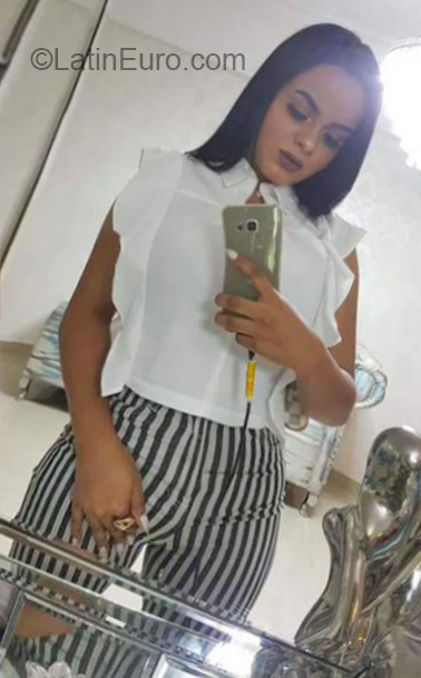 Date this tall Dominican Republic girl Eva from Nagua DO32511