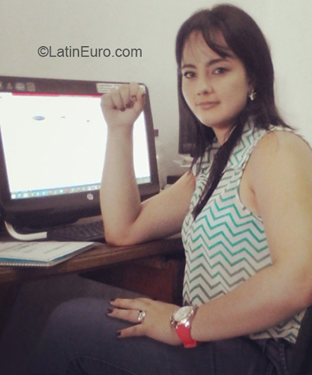 Date this good-looking Colombia girl Hana from Riohacha CO23910