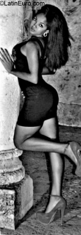 Date this sensual Dominican Republic girl Magnolia from Santo Domingo DO32507