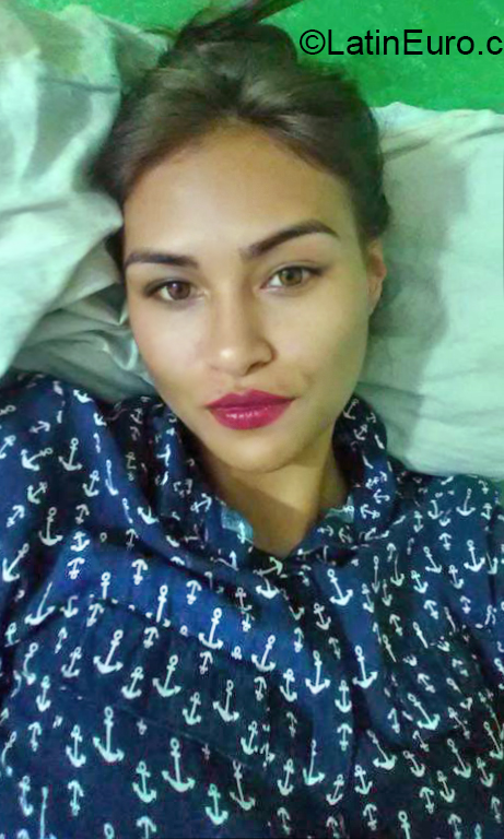 Date this tall Venezuela girl Rafielis from Valencia VE3649