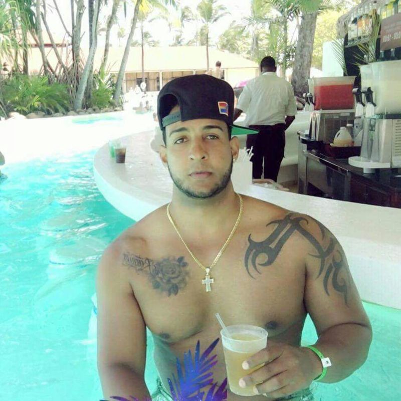 Date this funny Dominican Republic man Robinson from Puerto Plata DO32524