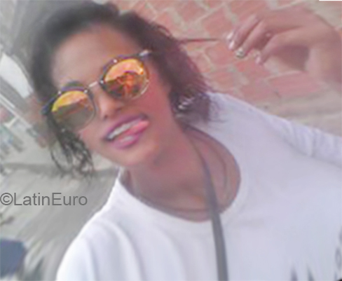 Date this sultry Venezuela girl Paola from Caracas VE1641
