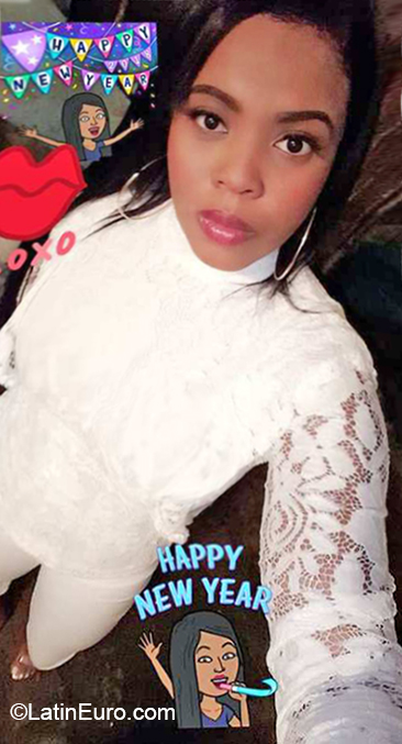 Date this gorgeous Dominican Republic girl Deya from Santo Domingo DO32710