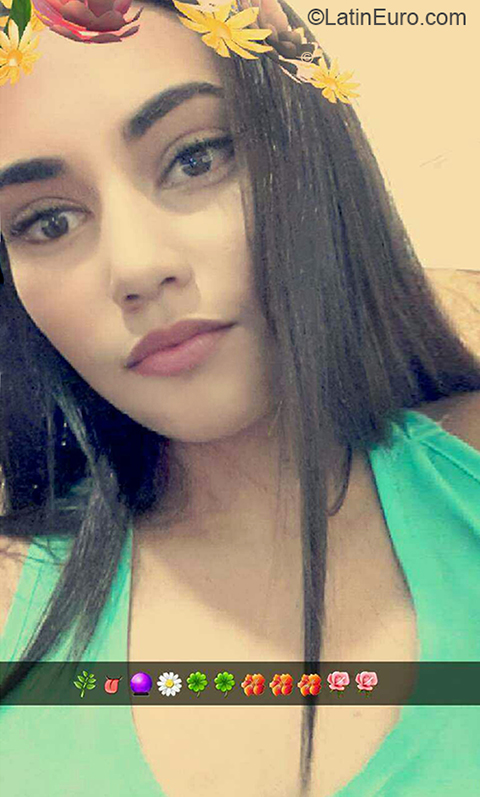 Date this exotic Venezuela girl Engerlie from Maracaibo VE1771