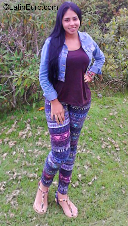 Date this athletic Venezuela girl Anhyuli from Merida VE2205