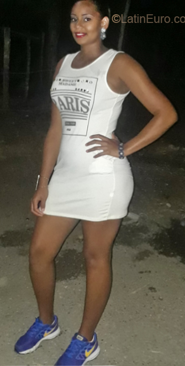 Date this exotic Dominican Republic girl Adelnely from Santo Domingo DO34250