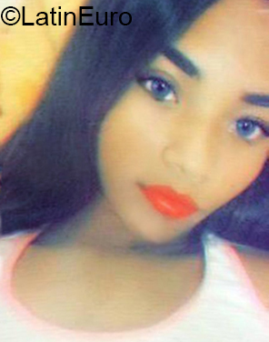 Date this athletic Venezuela girl Ashely from Caracas VE1688