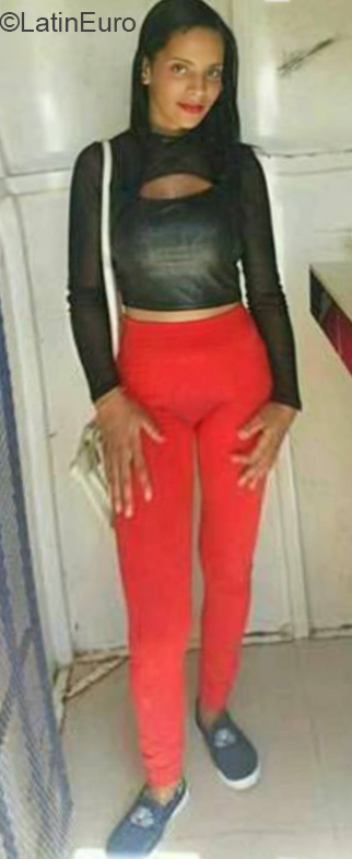 Date this exotic Dominican Republic girl Yuleidy from Santiago DO32687