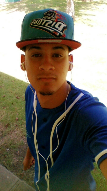 Date this young Dominican Republic man Ysaac Roca from Santiago De Los Caballeros DO32689