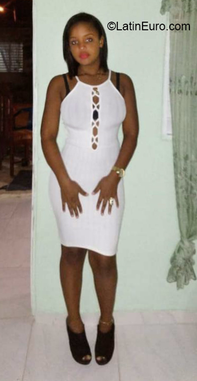 Date this exotic Dominican Republic girl Isabella from Santo Domingo DO32706