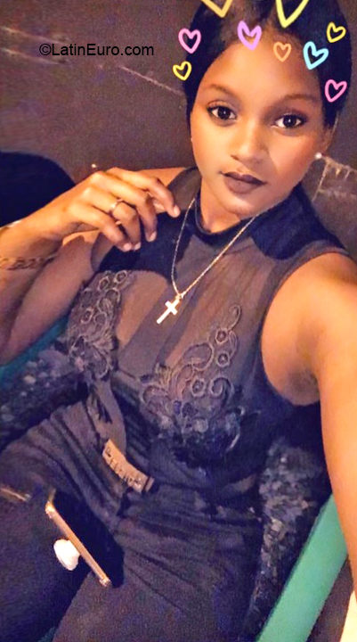 Date this delightful Dominican Republic girl Charina from Santo Domingo DO32724