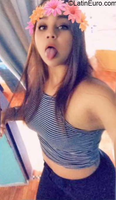 Date this sensual Venezuela girl Wilmary from Valencia VE1719