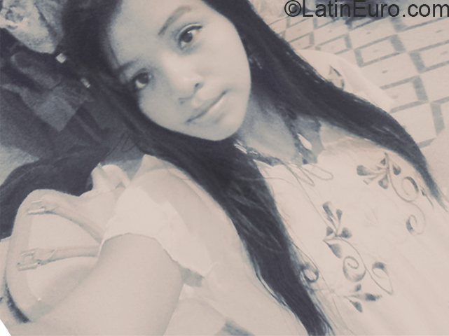 Date this beautiful Venezuela girl Erlinda from Merida VE1724