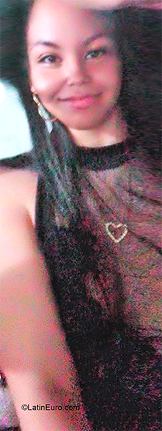 Date this hot Colombia girl Natalia from Cali CO24042