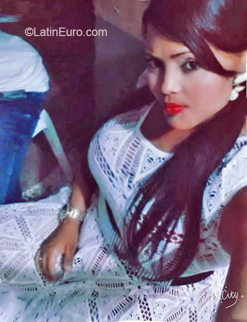Date this cute Dominican Republic girl Rocio from Santo Domingo DO32787