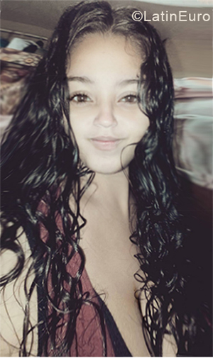 Date this attractive Venezuela girl Adriana from Catia La Mar VE1763