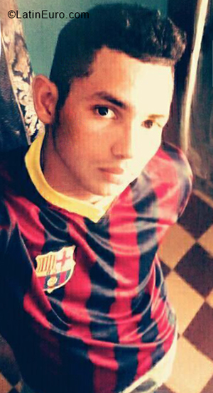Date this funny Colombia man Jesus from Barranquilla CO24102