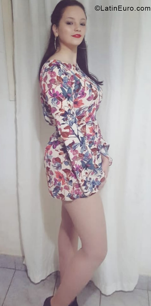 Date this funny Argentina girl Bela from Cordoba AR144