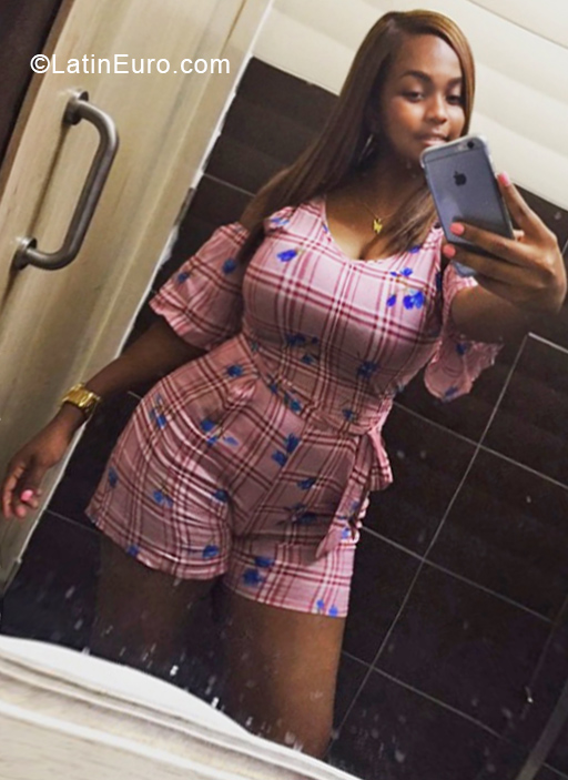 Date this passionate Dominican Republic girl Katherine from Santo Domingo DO32905