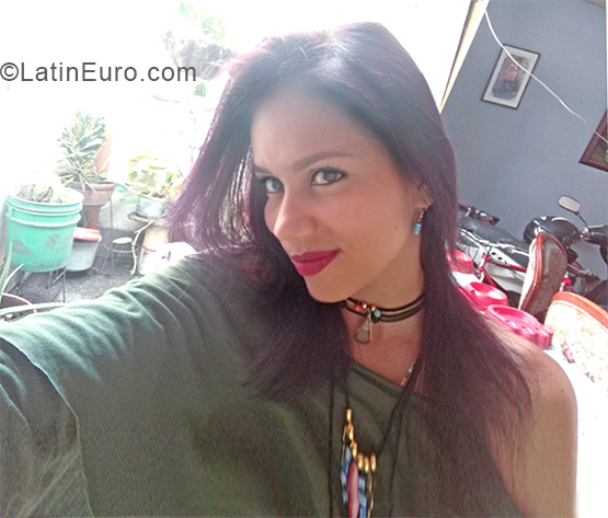 Date this gorgeous Colombia girl Marcela from Buga CO24144