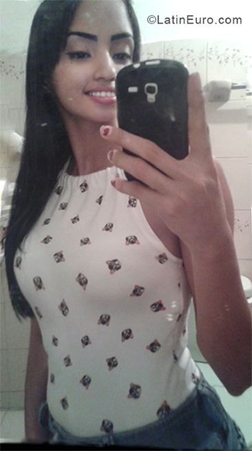 Date this sensual Venezuela girl Stephanny from Maracay VE1795