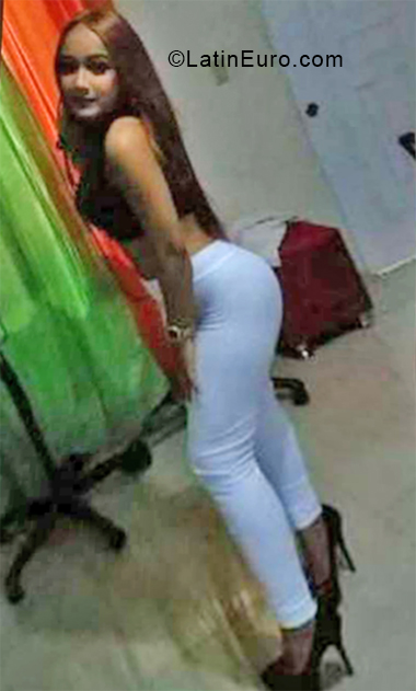 Date this fun Dominican Republic girl Adriana from Santo Domingo DO32915