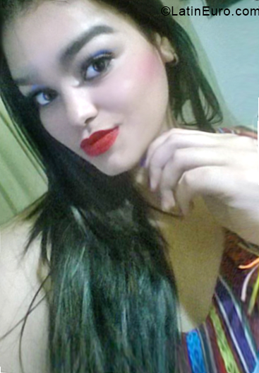 Date this happy Venezuela girl Andrea from Cabimas VE2004