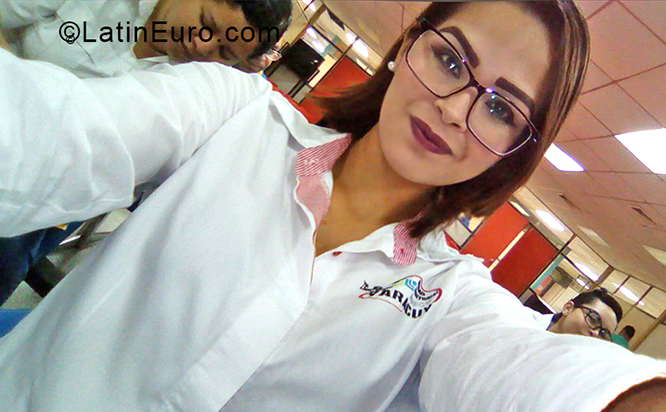 Date this sensual Venezuela girl Eduii from Caracas VE2117
