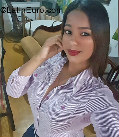 Date this voluptuous Dominican Republic girl Jasmin vasquez from Santiago DO33030