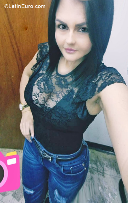 Date this cute Venezuela girl Nubia from Caracas VE1823
