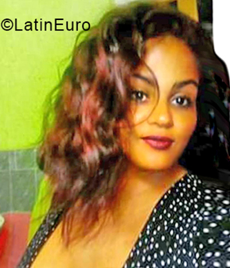 Date this stunning Cuba girl Clara from Havana CU365