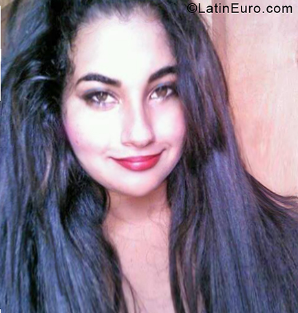 Date this hot Venezuela girl Anavelys from Caracas VE1835