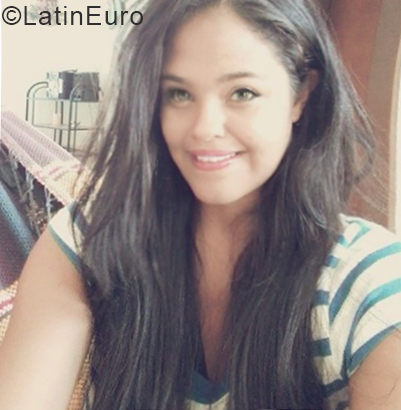 Date this lovely Venezuela girl Sora from Falcon VE2317