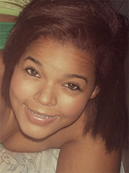 Date this gorgeous Venezuela girl Alejandra from Miranda VE1857