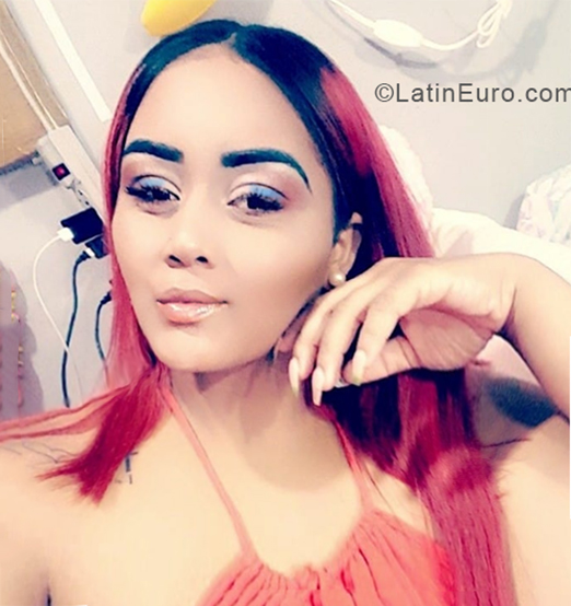Date this hard body Dominican Republic girl Yoelmi from Santiago DO33132