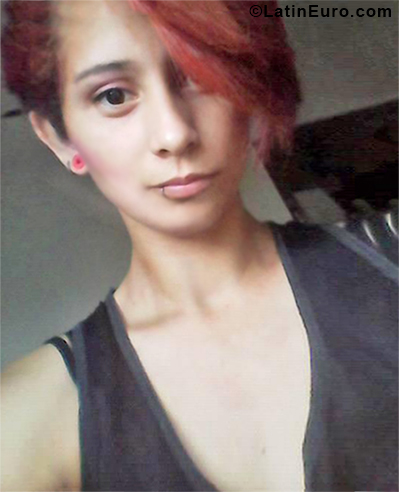 Date this lovely Venezuela girl Yenifer from Maraciabo VE1871