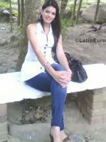 Date this sensual Venezuela girl Louisa from Barinas VE1872