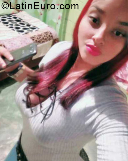 Date this nice looking Dominican Republic girl Mary from Santo Domingo DO33147